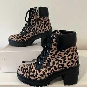 Aldo Women's Brania Ankle Boots
Description (Leopard print) 
Women’s Size 7.5